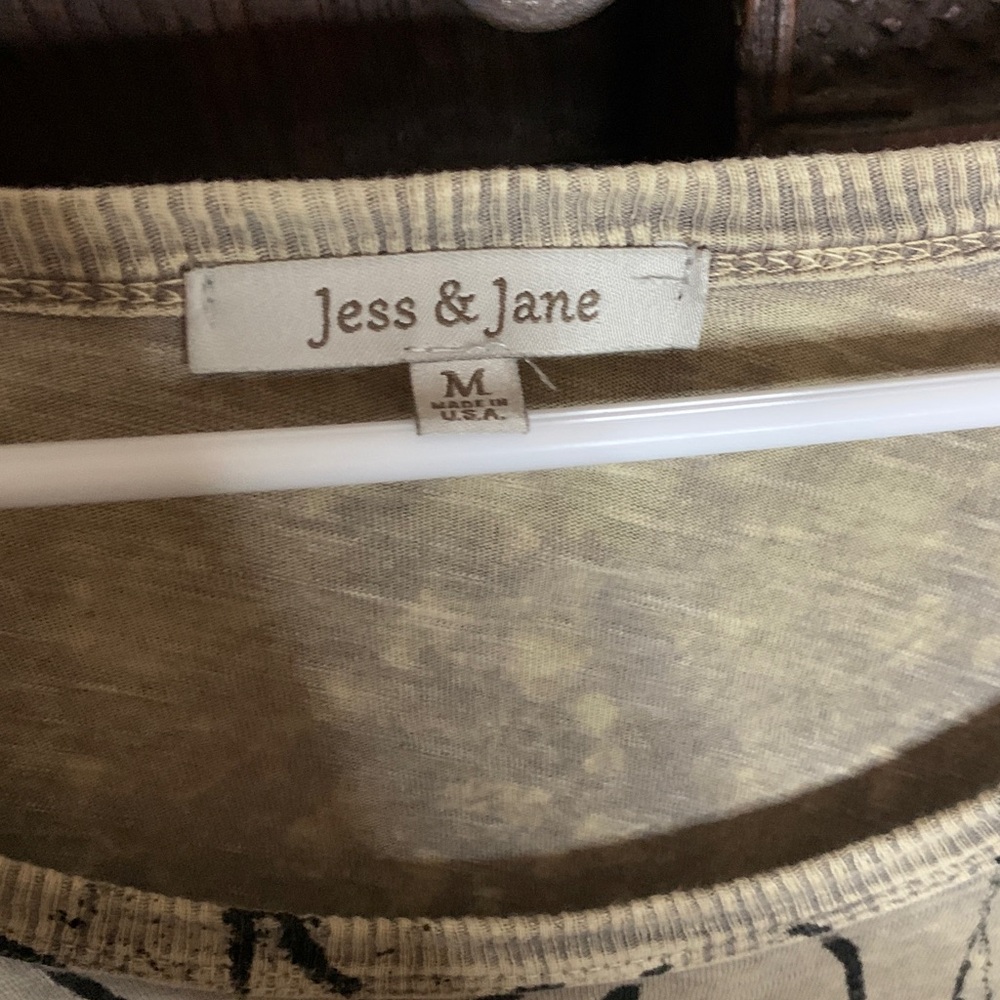 Jess & Jane Beige Long Sleeve Top size medium - Picture 2 of 9